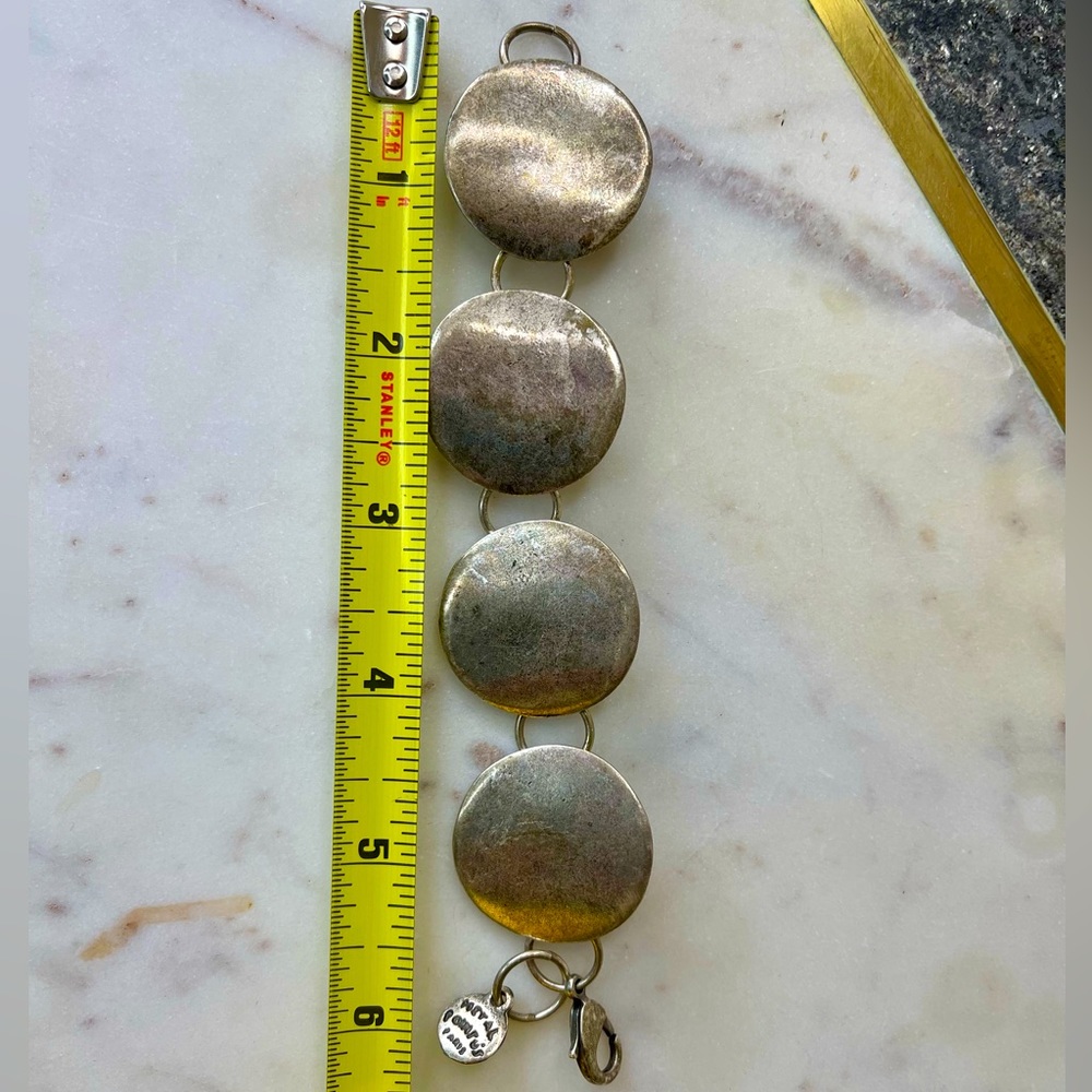 Barely worn METAL POINTU’S bracelet. About 6.25” with lobster clasp.
